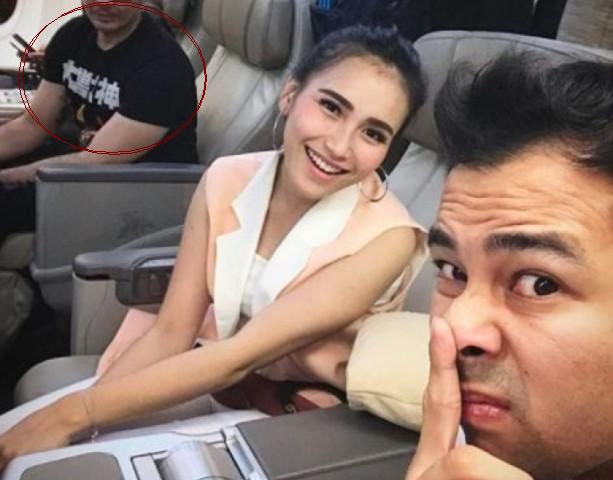 Bukan Raffi Ahmad Atau Ivan Gunawan, Ini Sosok Pria yang Dikabarkan akan Nikahi Ayu Ting Ting
