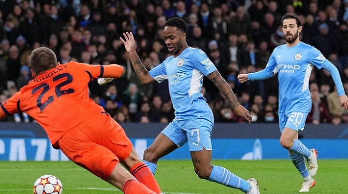 raheem-streling-diisukan-bakal-pindah-ke-barcelona.jpg