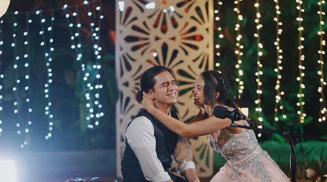Sinopsis Samudra Cinta Episode 385,Samudra dan Cinta Berdansa di Bawah Guyuran Hujan