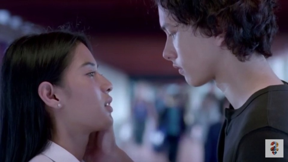 Chord Kunci Gitar 'Ada Apa Dengan Cinta?' Melly Goeslaw Lengkap Dengan Video Klip