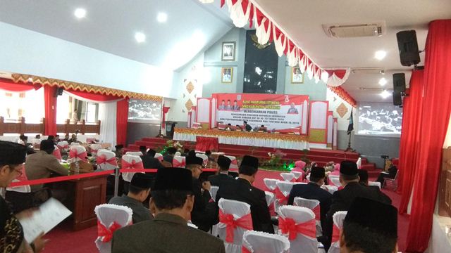 rapat-paripurna-istimewa-dprd-merangin_20180816_120628.jpg