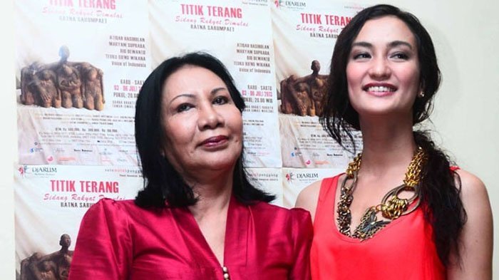 Ratna Sarumpaet Dijenguk Atiqah Hasiholan, Ini Pesannya untuk Sang Ibu di Penjara