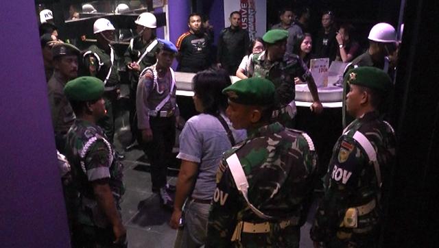 FOTO: Oknum Anggota Polisi Terjaring Razia Denpom di Tempat Karaoke