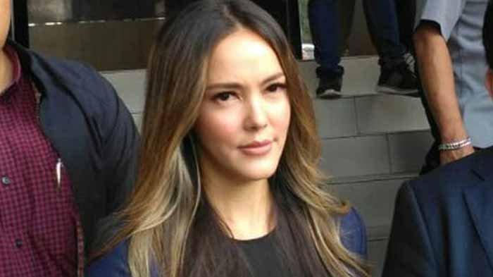 MENJANDA Setelah Diselingkuhi, Kini Artis Cantik Ini Rela Jual Sayur Demi Berjuang Menghidupi 2 Anak