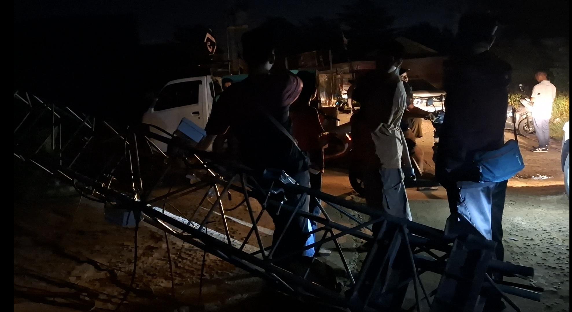 Tower Provider di Kenali Asam Bawah Jambi Patah Tengah lalu Roboh,  Evakuasi Malam Ini