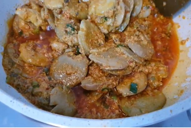 Resep Rendang Jengkol, Gunakan Jengkol Tua yang Direbus Matang