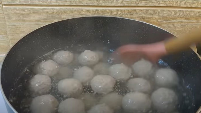Resep Kuah Bakso Ngaldu untuk Hidangan Lebaran 2026