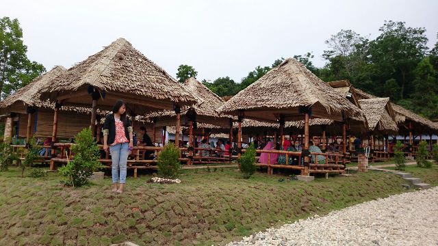 KULINER JAMBI: Cafe Dialogue di Depan UIN Jambi Ini Sering Hadirkan Band Indie