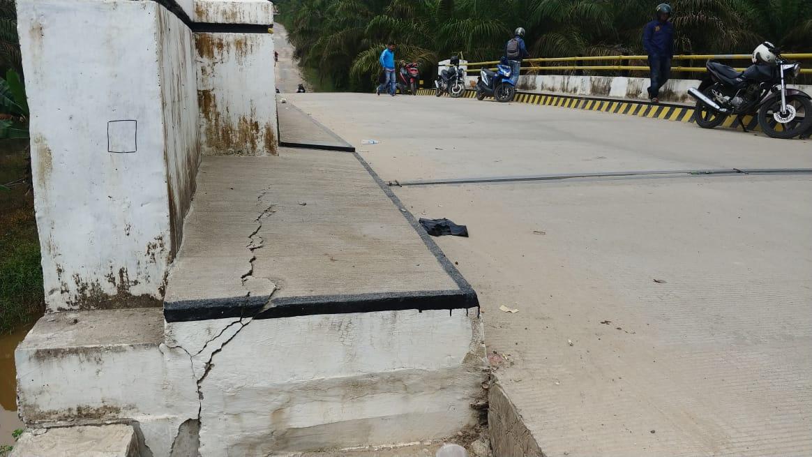 Kadis PUPR Muarojambi Tanggapi Jembatan Sambiyo yang Retak, Yultasmi: 'Sudah Seharusnya Retak'