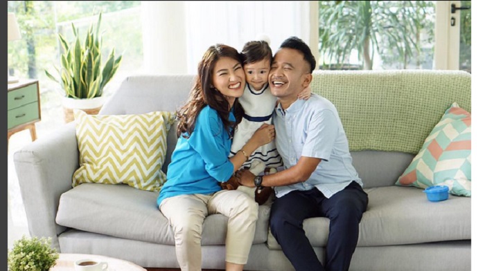 Gunakan Pakaian Adat Jambi, Begini Kompaknya Ruben Onsu dan Sarwendah Syukuran 7 Bulanan Anak Kedua