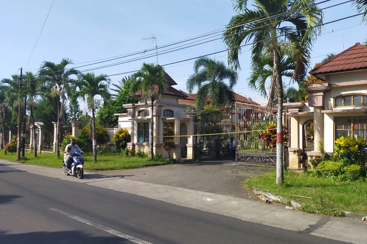 20 Pria Bersamurai Rampok Rumah Mewah Haji Udin Bos Aneka Sandang, Orang Terkaya di Kuningan