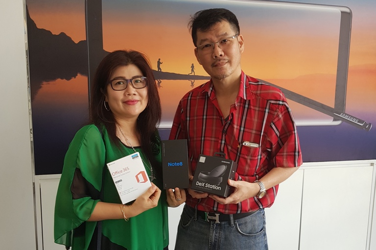 GALERI FOTO: Samsung Experience Store Cabang Gatot Subroto Jambi Mendadak Ramai - samsung-galaxy-note-8_4_20170929_010754.jpg