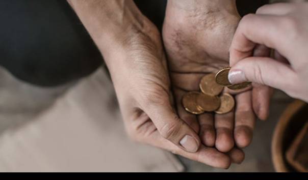 Sedekah Amalan yang Dianjurkan Diperbanyak saat Ramadhan