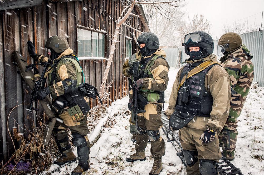 Anda Minat? Sepatu Pendaki jadi Andalan di Medan Tempur