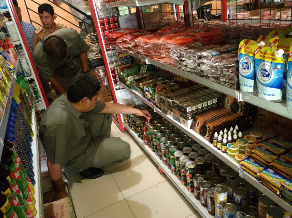 BPOM dan Disperindag Sisir Toko-toko di Tanjabtim, Cari Makanan Kaleng Bercacing