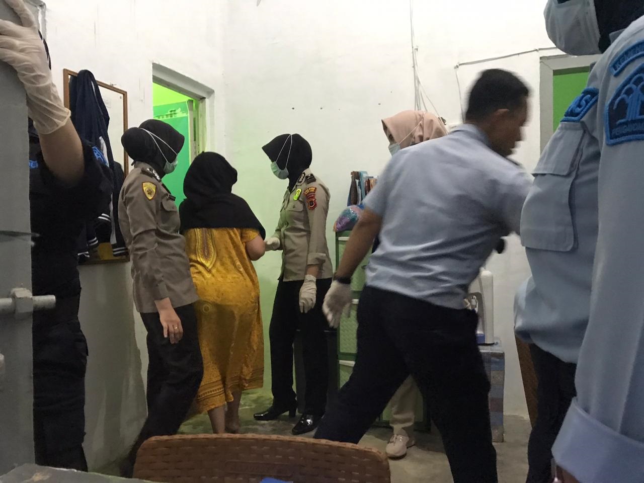 Setelah Kasur Napi Cewek di Jambi Dibolak-balik Petugas Tak Kaget Lagi, Temukan Barang Ini di Sel