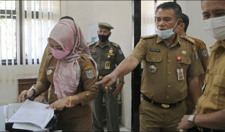 Sidak di Kantor Jajaran Setda Merangin, Nasution Tegas Disiplin Harga Mati