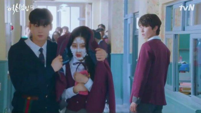 Sinopsis True Beauty Episode 2, Apakah Su Ho Mengetahui Rahasia Joo Kyung?