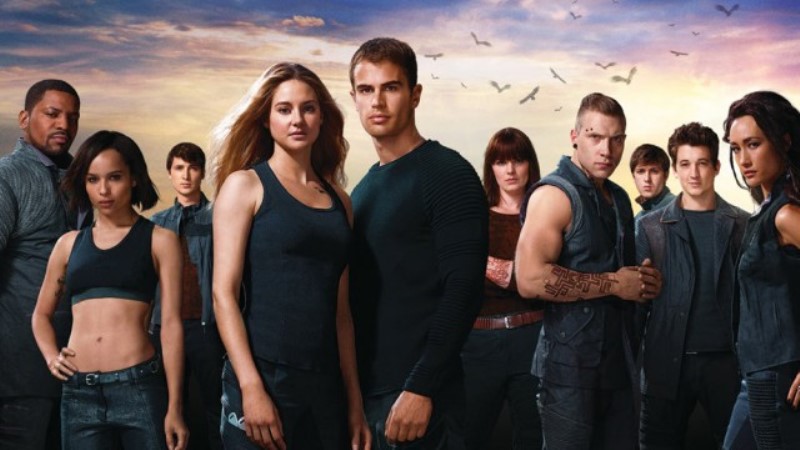 Sinopsis Film Divergent Malam ini di Trans TV, Petualangan si Cantik Tris dan Caleb Bertahan Hidup