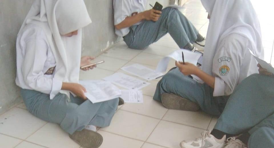 Tak Bayar Uang Komite, Siswa SMKN 1 Muaro Jambi Diusir dari Ruang Ujian