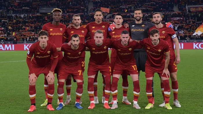 skuad-as-roma-2021-2022.jpg