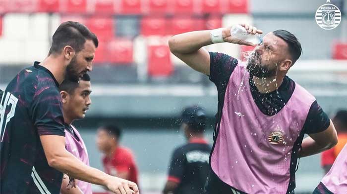 SEDANG TAYANG Live Streaming Persija vs Persipura, Simak Starting XI Kedua Tim