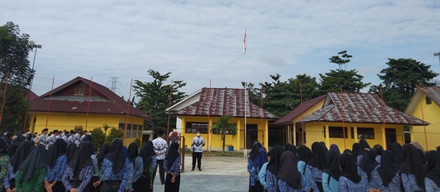 smkn-1-tebo-saat-menggelar-upacara-hari-guru-nasional-ke-76.jpg
