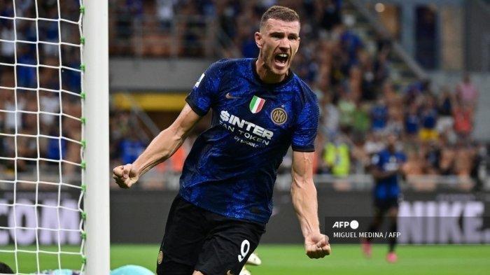 striker-inter-milan-edin-dzeko-yang-ciptakan-gol-ke-gawang-genoa.jpg