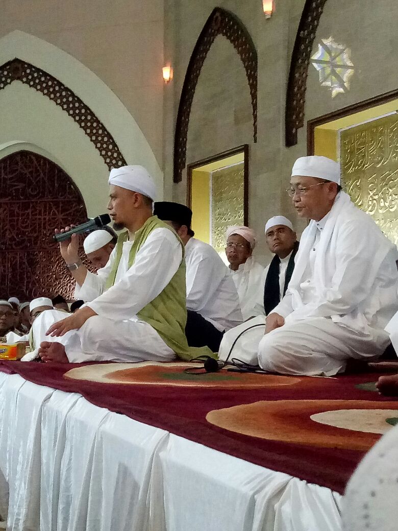 Tablig Akbar, 300 Anak Yatim di Sarolangun Dapat Santunan