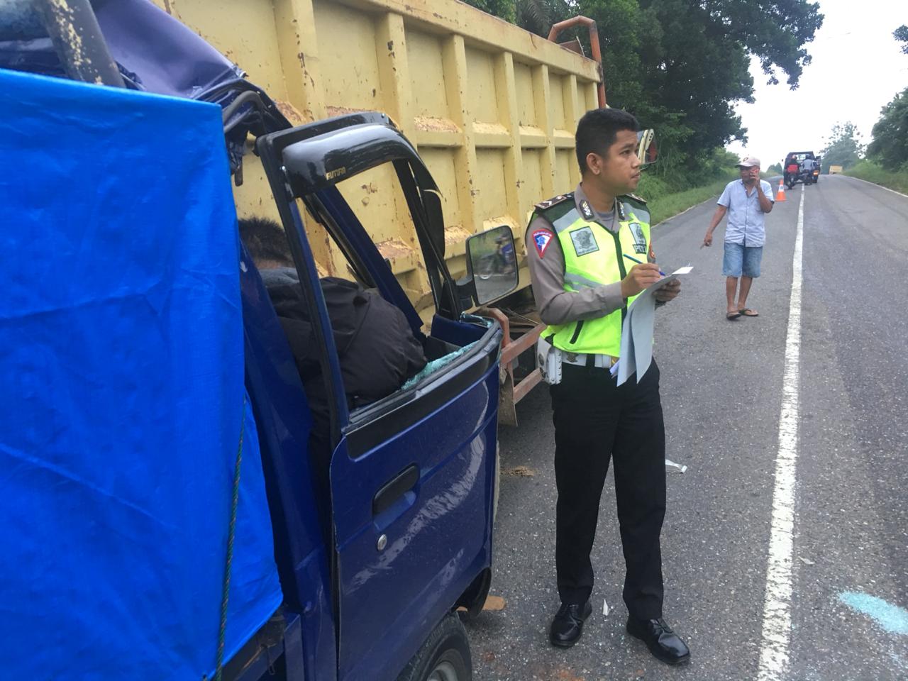 Carry Hantam Truk dari Belakang, Begini Kronologis Kecelakaan Maut yang Tewaskan 2 Orang di Jalinsum