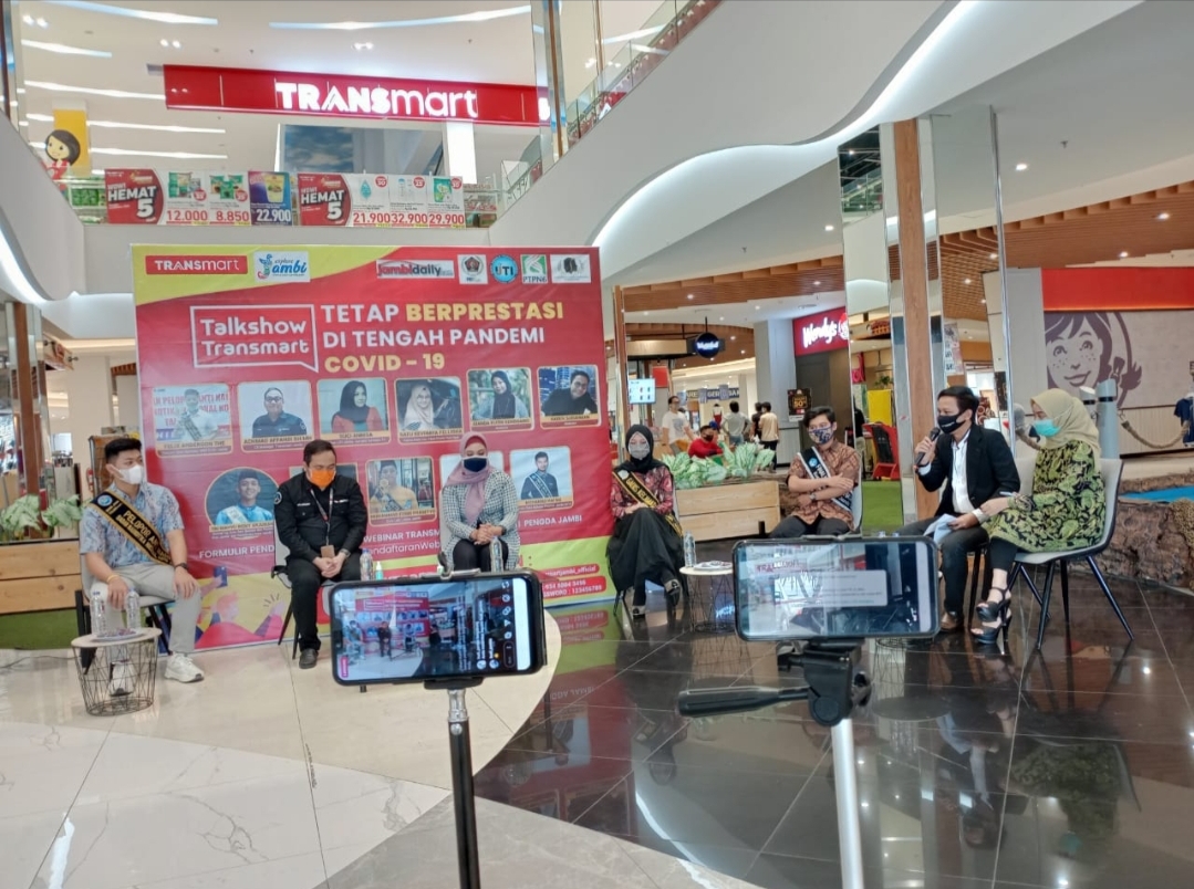 Generasi Muda Berprestasi di Tengah Pandemi, Talkshow Transmart Bersama IJTI Jambi Secara Virtual