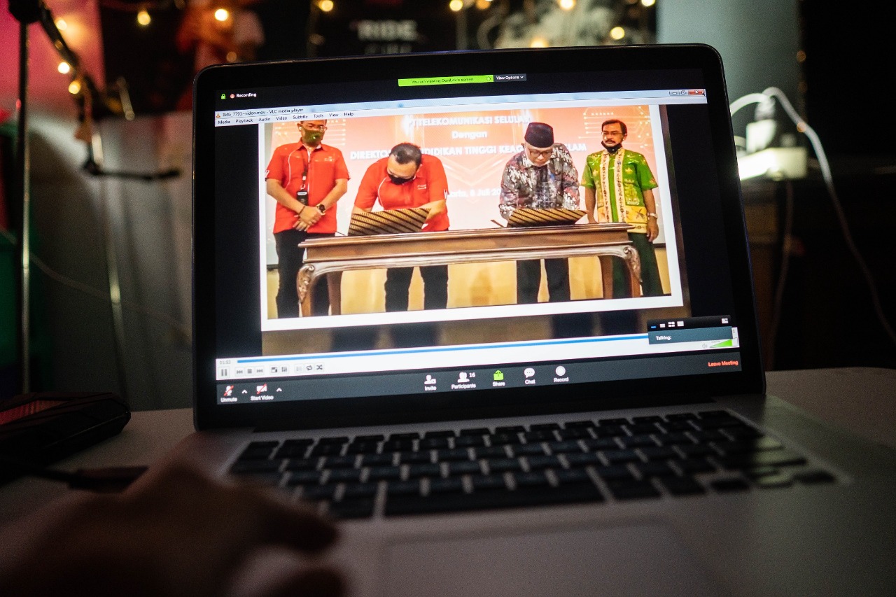 Telkomsel Bersama Kementerian Agama Perkuat Inisiatif Program Madrasah Digital Belajar Jarak Jauh