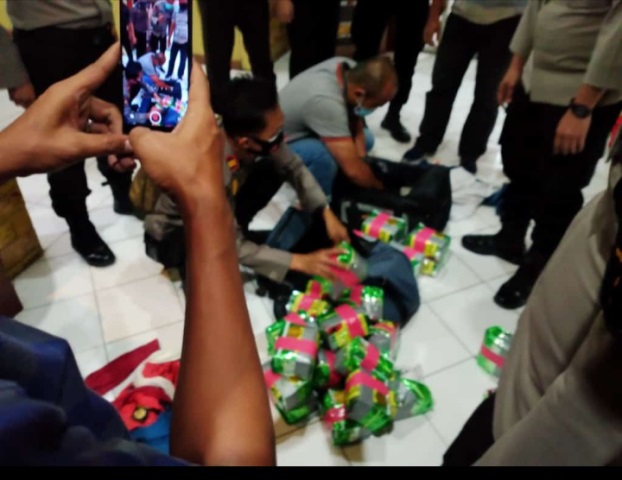 BREAKING NEWS: Ditemukan 37 Kg Sabu Tak Bertuan di Desa Garunggung, Sekernan, Polres Membenarkan