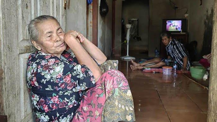 Kisah Warga Tak Dapat Apa-apa di Kampung Miliarder Sumurgeneng Tuban, Tarsimah: Saya tak Punya Lahan