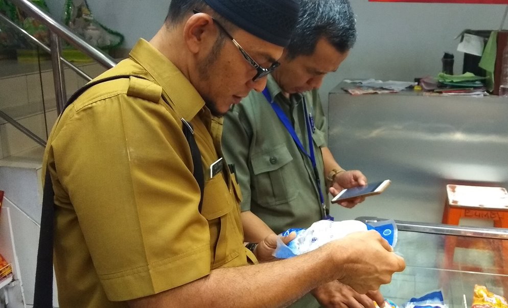 Astaga, Tim Satgas Pangan Polda Jambi dan BPOM Temukan Kurma Ini di Sebuah Swalayan