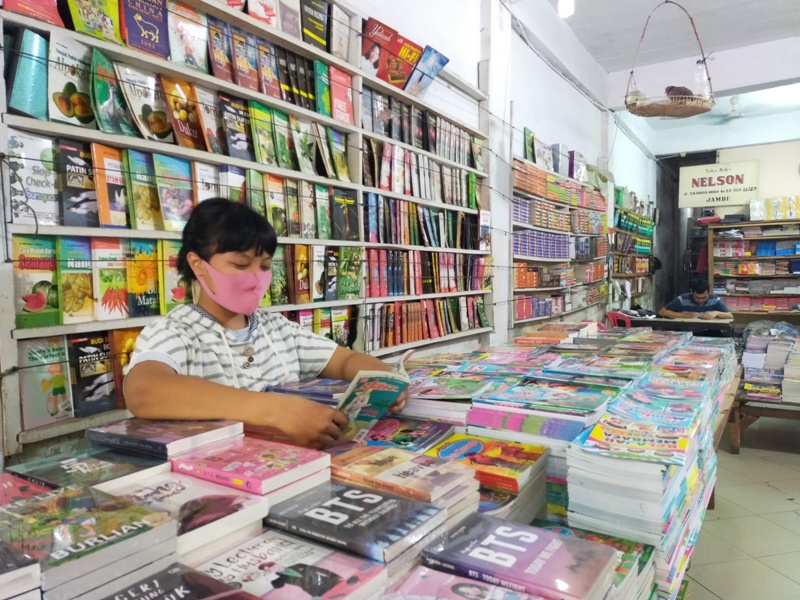 Lima Zodiak ini Paling Suka Baca Buku, Bahkan Ada yang Sampai Berfikiran Logis