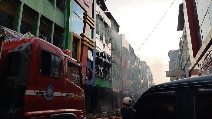toko-buku-setia-kawan-senen-jakarta-pusat-terbakar.jpg