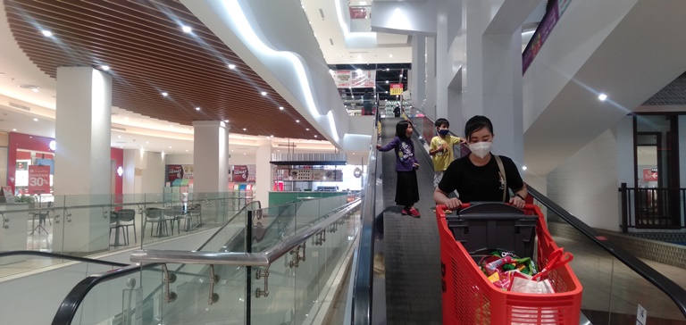 PPKM Mikro di Kota Jambi, Pengunjung Transmart Dibatasi 25 Persen Dengan Ketentuan Durasi