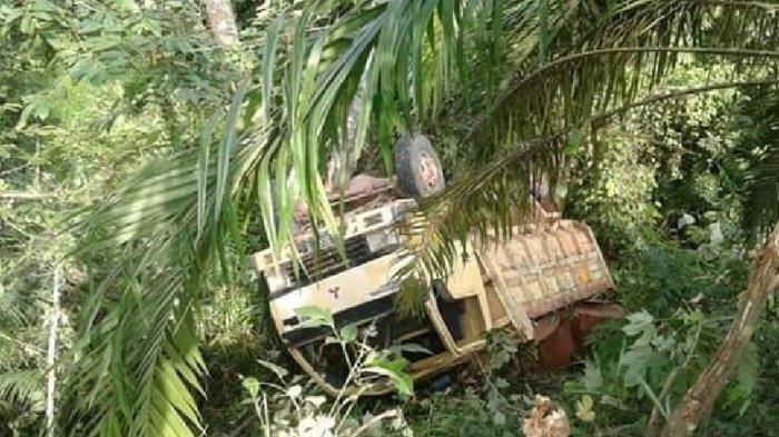 BREAKING NEWS Truk Pengangkut Puluhan Siswa SMP Masuk Jurang di Lahat