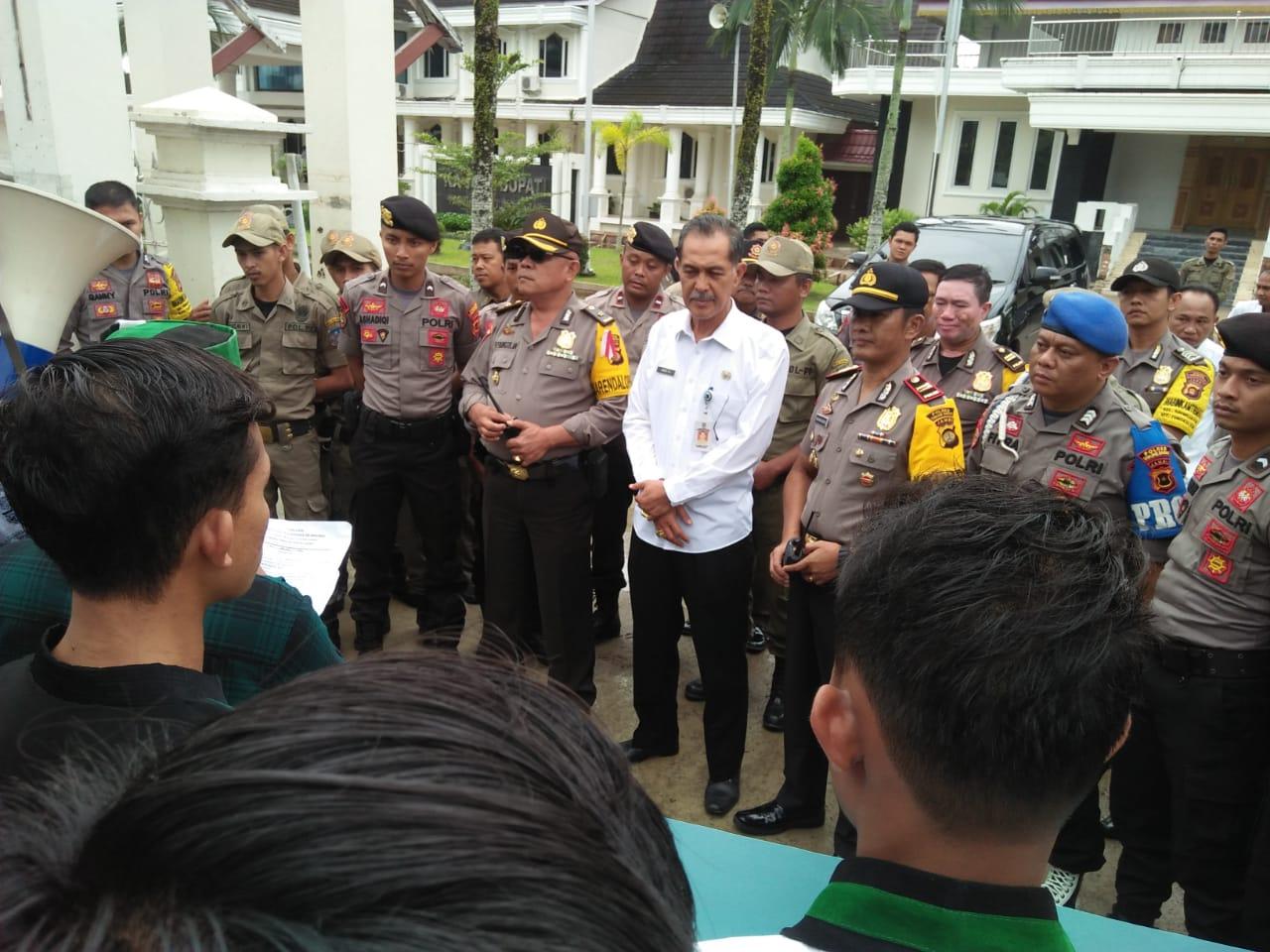 Didemo HMI, Sekda Tantang Balik, Cari Data Laporkan ke Polisi dan Jaksa