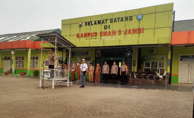Ada yang Berbeda Pagi Ini di SMA N 5 Jambi