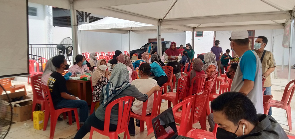 Kejar Target Vaksinasi, Dinkes Tanjab Barat Jemput Bola ke Wilayah Terpencil