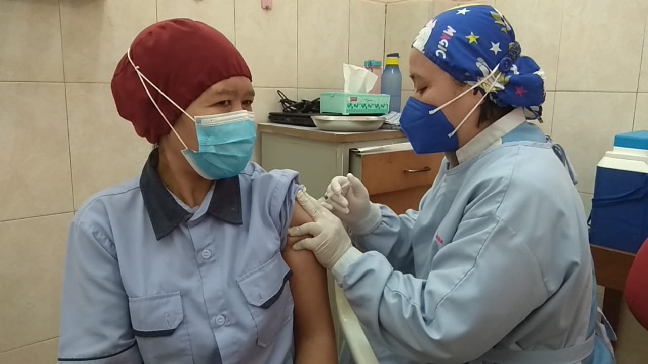 Vaksinasi Tahap 3 Untuk Nakes di Sarolangun, 663 Telah Disuntik