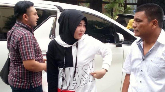 Disebut Dibayar Rp 15 Juta per Pekan untuk Endorse Kosmetik, Via Vallen Bantah, Kemurahan?