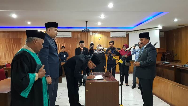 wabup-amir-sakib-lantik-tiga-pejabat-di-pemkab-tanjab-barat.jpg