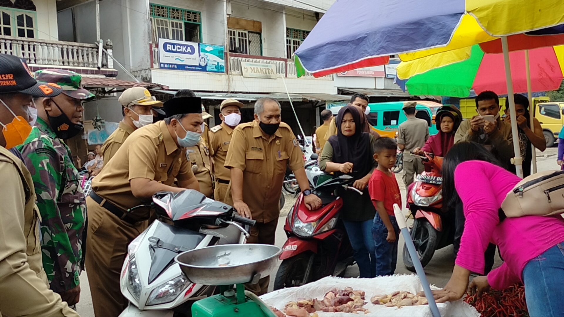 Wabup Sarolangun Minta Dinas Terkait Turun Tangan Soal Harga Telur dan Ayam Potong Naik