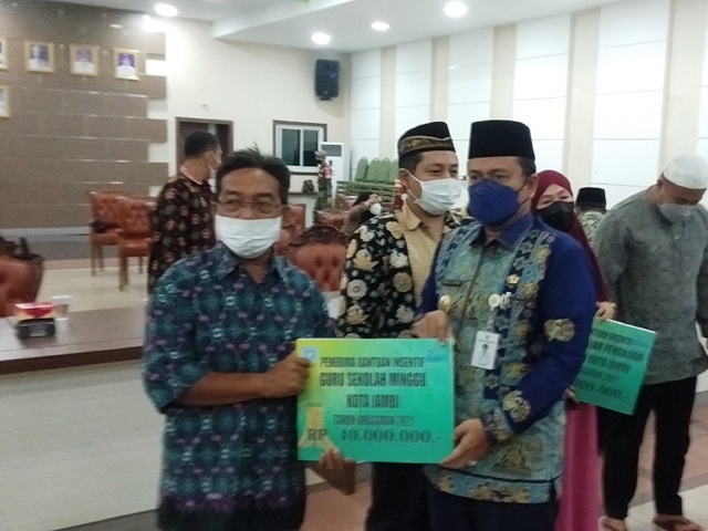 Pemkot Jambi Beri Insentif Rp 1 Miliar Lebih ke Guru Ngaji dan Sekolah Minggu
