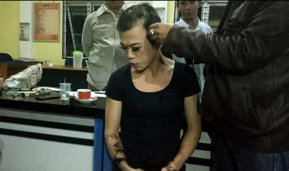 Waria di Kawasan Pasar Jambi Diamankan, Petugas Temukan Puluhan Kondom yang Disimpan di Dalam Tas