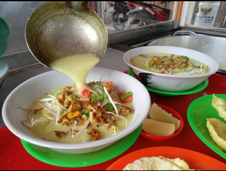 warung-soto-di-pasir-putih-ini-omsetnya-tembus-rp-2-juta-perhari.jpg