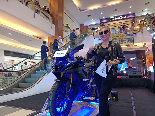 yamaha-r-15-connected-tawarkan-sensasi-berkendara-luar-biasa.jpg